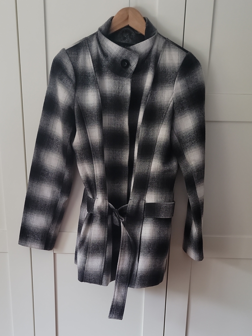 ❄️3/$30 Black & White Plaid Belted Coat Jacket